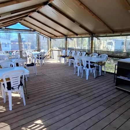 Camping Mobil-home 4 Pers Avec Terrasse - Api-1-52-1583 *